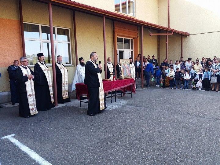 Deschiderea anului școlar la Seminarul „Sfinții Împărați Constantin și Elena” - Piatra Neamț Deschiderea anului școlar la Seminarul „Sfinții Împărați Constantin și Elena” - Piatra Neamț