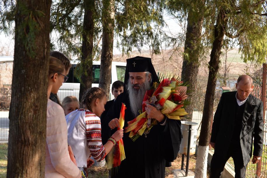 IPS Părinte Teofan a vizitat și Parohia Miletin/ Fotografii: Bogdan Bulgariu