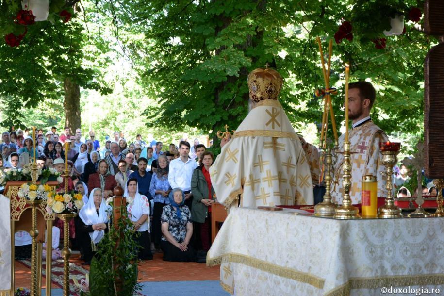 Mănăstirea Bucium din Iași în haină de sărbătoare – IPS Teofan a slujit la hramul așezământului monahal / foto: Flavius Popa