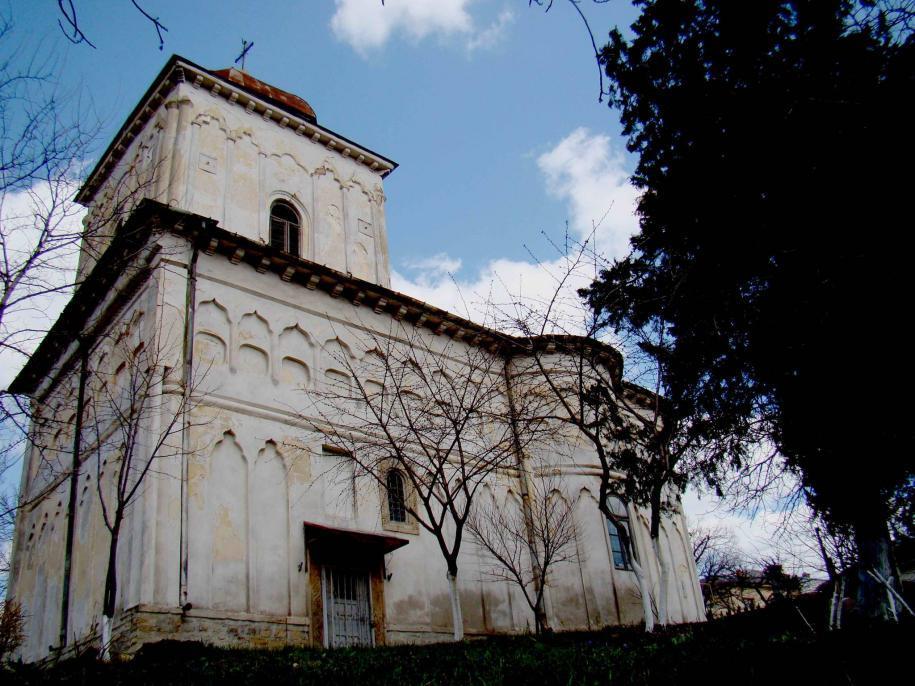 Biserica "Sfinţii Atanasie şi Chiril" din apropierea Universităţii de Medicină şi Farmacie "Grigore T. Popa" din Iaşi