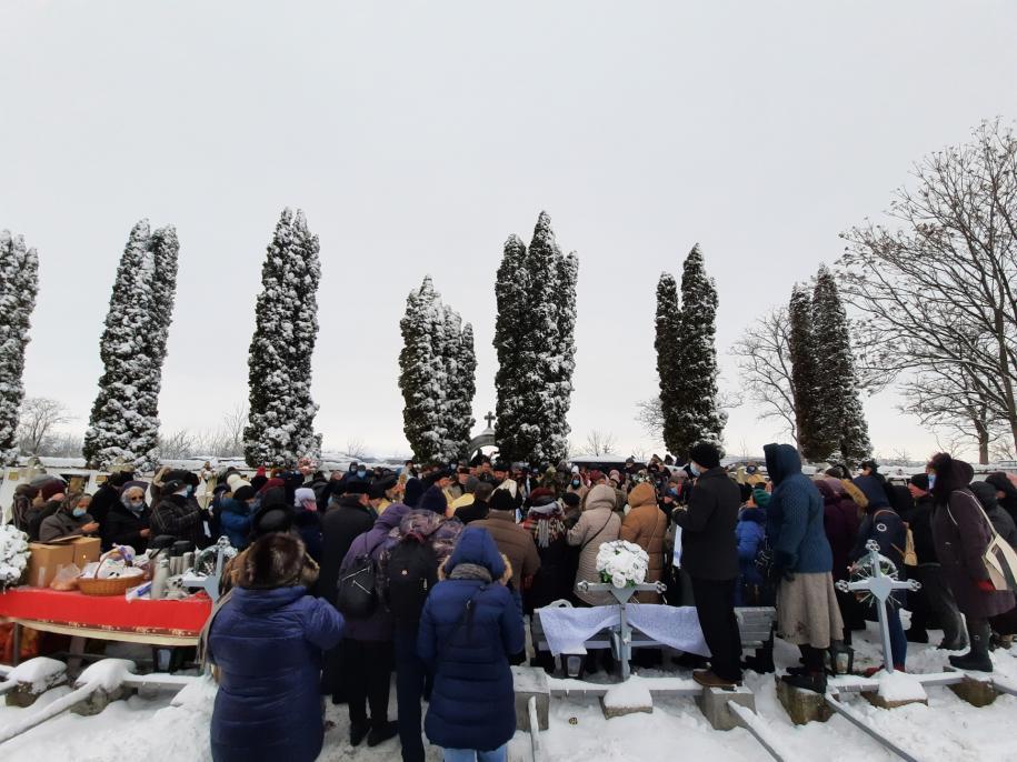 Pomenire la cimitirul Mănăstirii Cetățuia / Foto: Lucian Apopei