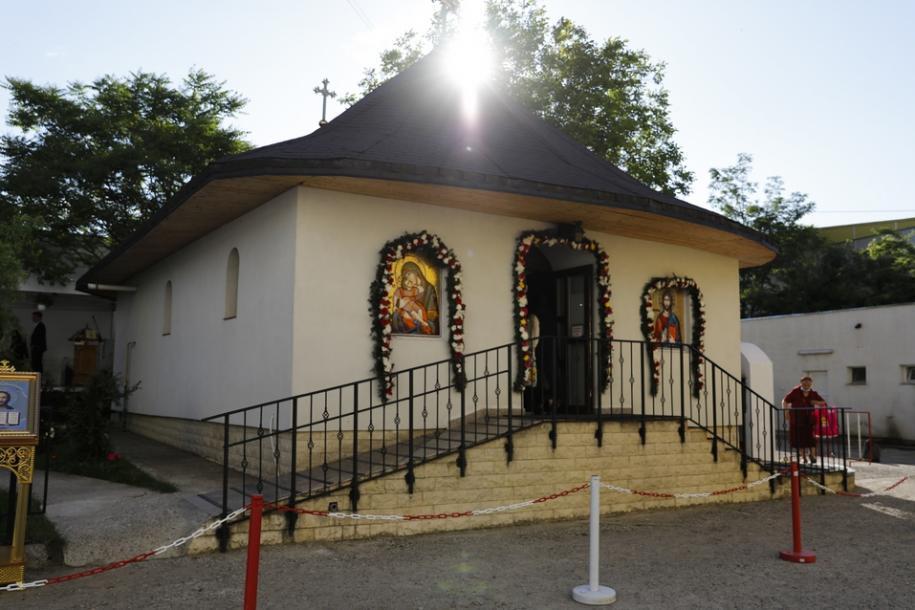 Biserica „Izvorul Tămăduirii” din curtea Spitalului Clinic „Dr. C. I. Parhon” - Iași/ Foto: Constantin Comici