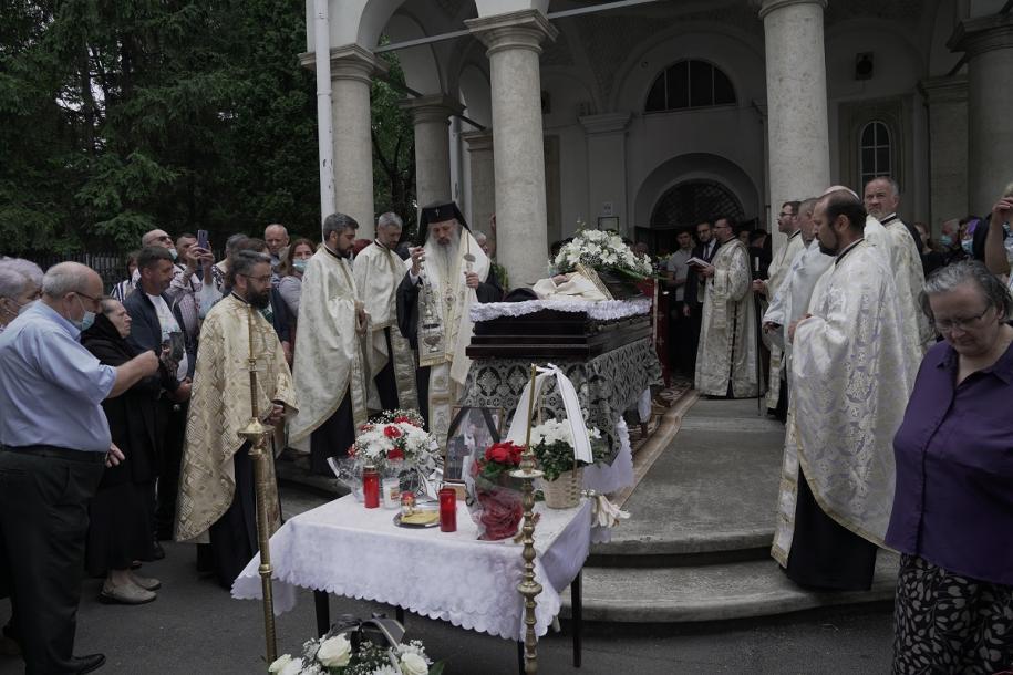 IPS Părinte Mitropolit Teofan, la slujba înmormântării părintelui Dumitru Nechifor/ Foto: Bogdan Bulgariu