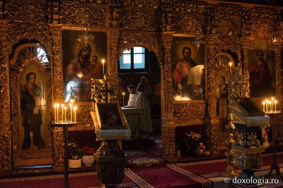 Moment din Sfânta Liturghie / Foto: Mihail Vrăjitoru