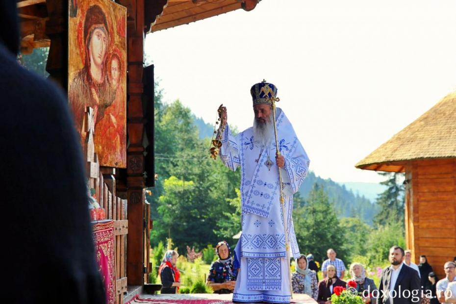 IPS Teofan, prezent la hramul Mănăstirii Paltin Petru-Vodă / Foto: Flavius Popa IPS Teofan, prezent la hramul Mănăstirii Paltin Petru-Vodă / Foto: Flavius Popa
