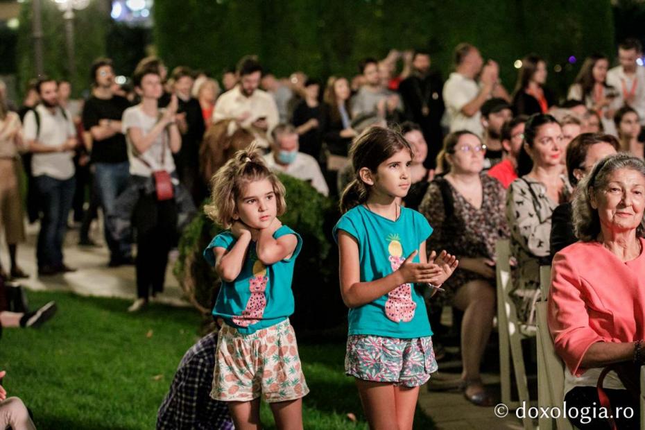 Participanți la concertul de muzică tradițională „Dimitrie Cantemir în sonorități moderne” / Foto: Oana Nechifor