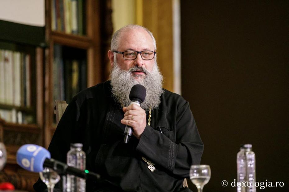 Părintele Dragoș Bahrim, participând la dezbaterea publică din cadrul IBMF / Foto: Oana Nechifor