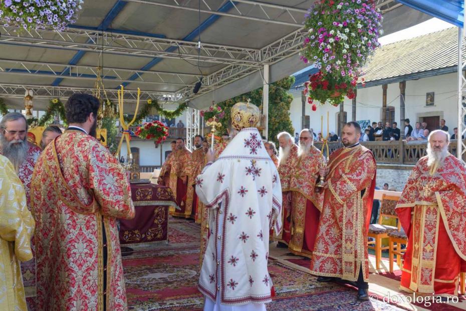 Moment din Sfânta Liturghie / Foto: Mihail Vrăjitoru