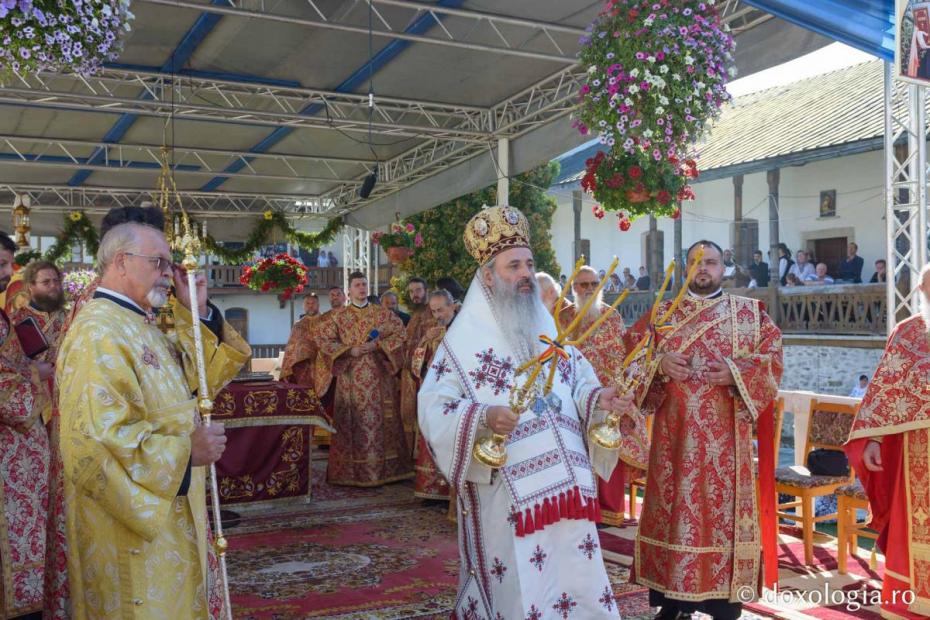 Moment din Sfânta Liturghie / Foto: Mihail Vrăjitoru