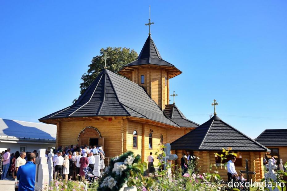 Biserica Parohiei „Sfinții Împărați Constantin și Elena” și „Sfântul Apostol Andrei” Râșca / Foto: Flavius Popa