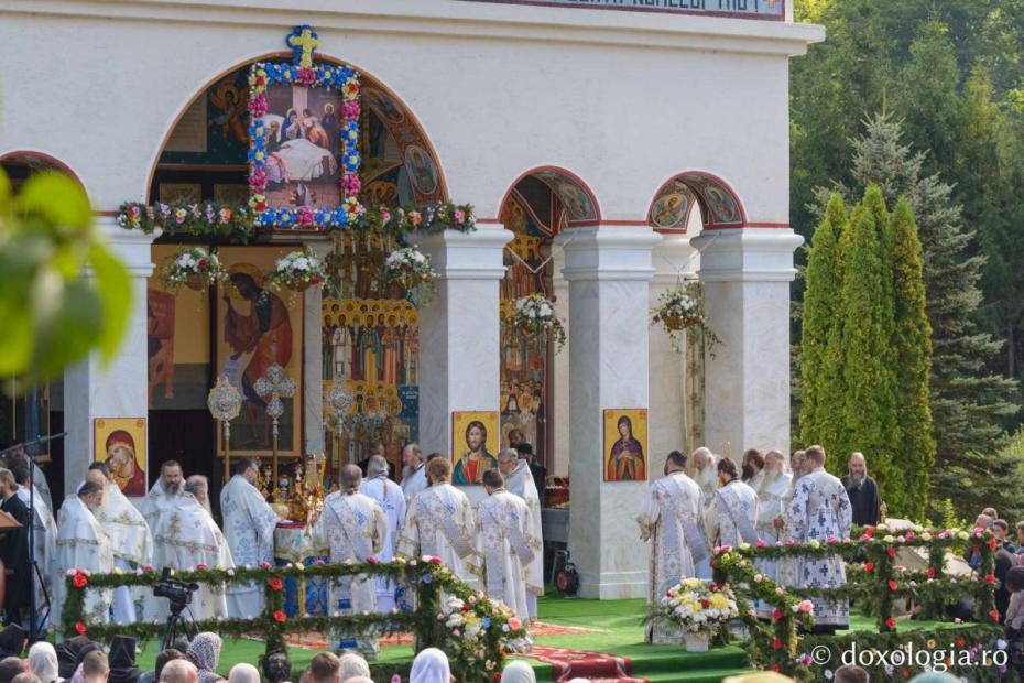 Moment din Sfânta Liturghie / Foto: Mihail Vrăjitoru