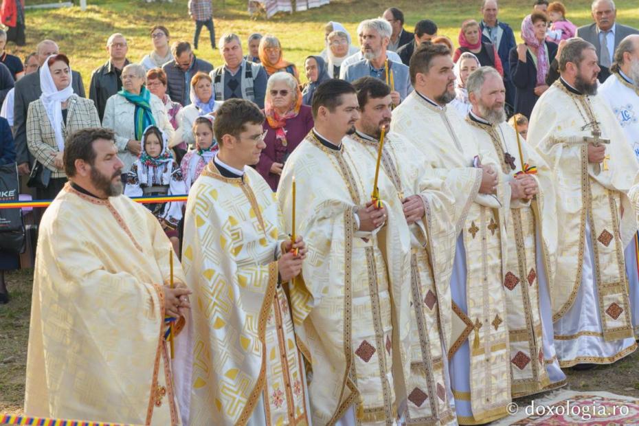 Preoți slujitori / Foto: Mihail Vrăjitoru