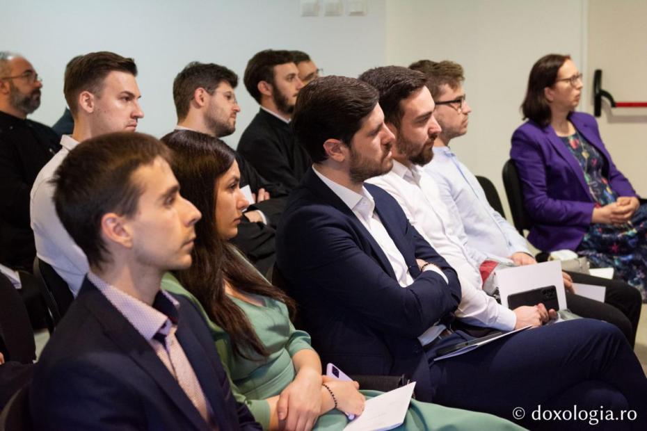 Invitați, participând la suținerea publică a tezelor de doctorat / Foto: Mihail Vrăjitoru