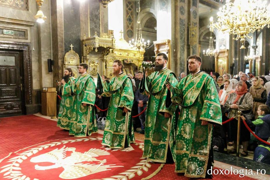 Liturghie arhierească în prima zi de pelerinaj / Foto: Pr. Silviu Cluci