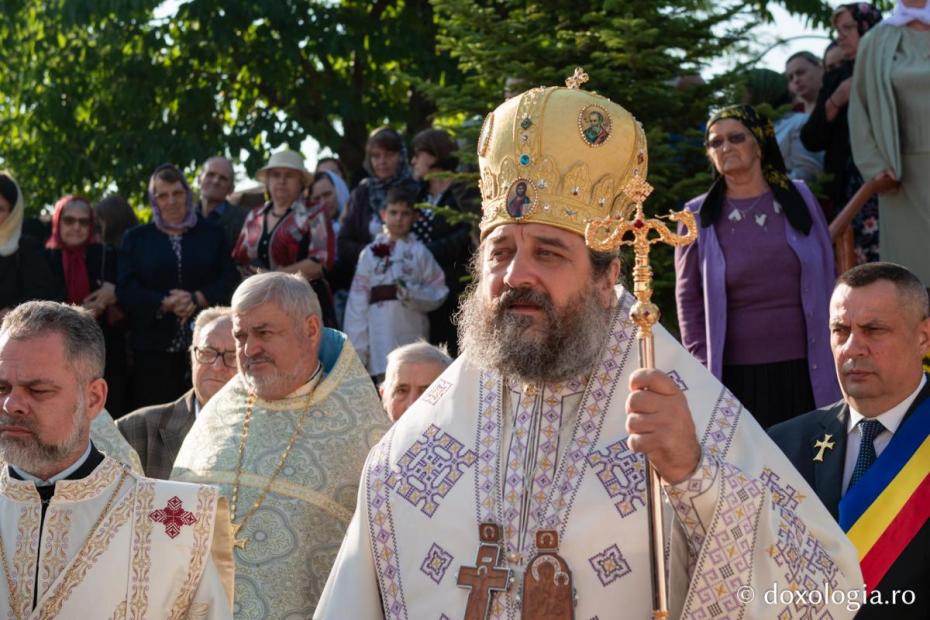 PS Nichifor Botoșăneanul a resfințit biserica Parohiei Prigoreni / Foto: Mihail Vrăjitoru