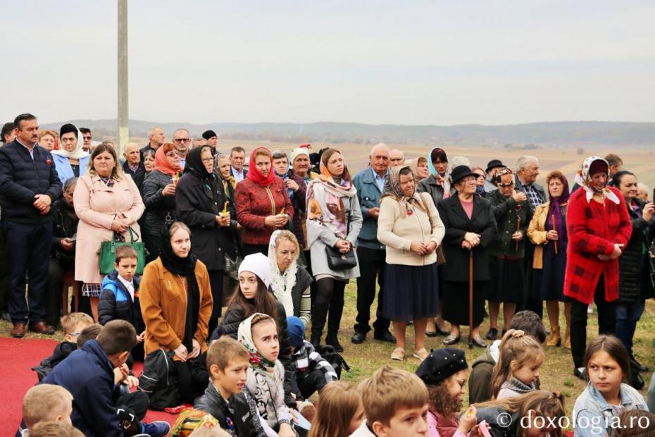 Moment din Sfânta Liturghie oficiată de IPS Teofan la Suharău / Foto: Flavius Popa