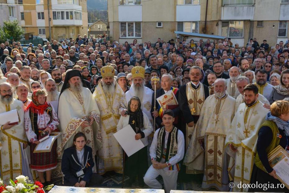 Fotografie de grup după Sfânta Liturghie / Foto: Mihail Vrăjitoru