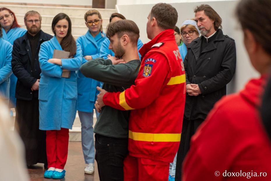 Instructaj ISU pentru angajați din cadrul Centrului Eparhial Iaşi / Foto: Mihail Vrăjitoru