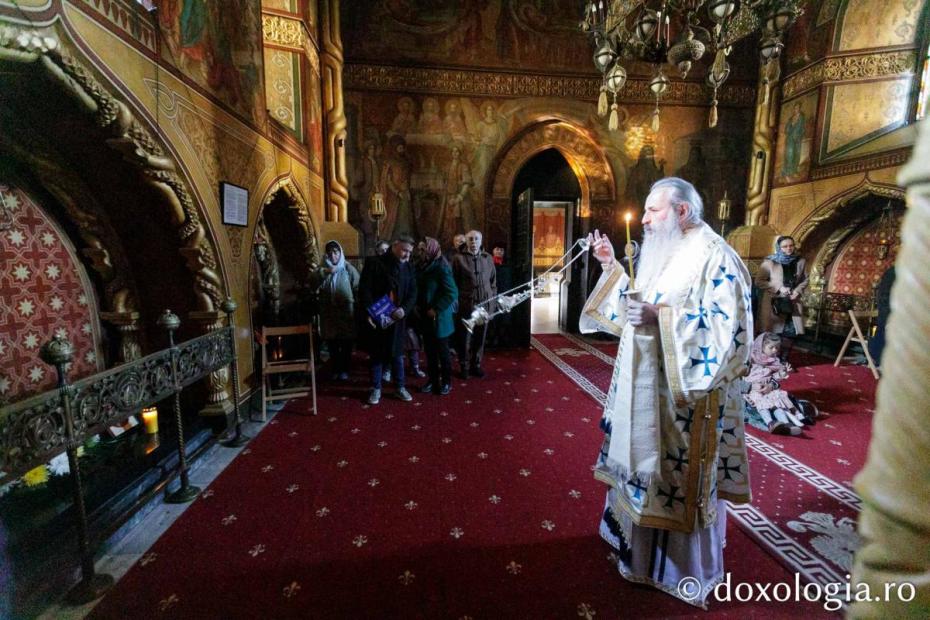 Slujba de parastas pentru Dimitrie Cantemir, la biserica Mănăstirii „Sfinții Trei Ierarhi”, Iași / Foto: Pr. Silviu Cluci
