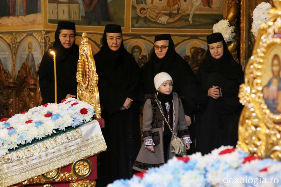 Moment din cadrul Sfintei Liturghii, la Mănăstirea Văratec / Foto: Flavius Popa