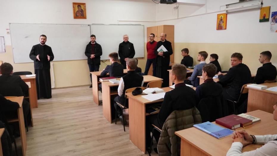 Un nou proiect de mentorat, pentru elevii seminariști din Arhiepiscopia Iașilor