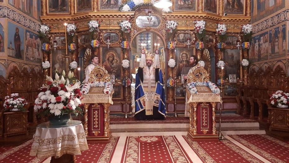 PS Nichifor Botoșăneanul, la slujba Privegherii de la Mănăstirea Văratec PS Nichifor Botoșăneanul, la slujba Privegherii de la Mănăstirea Văratec