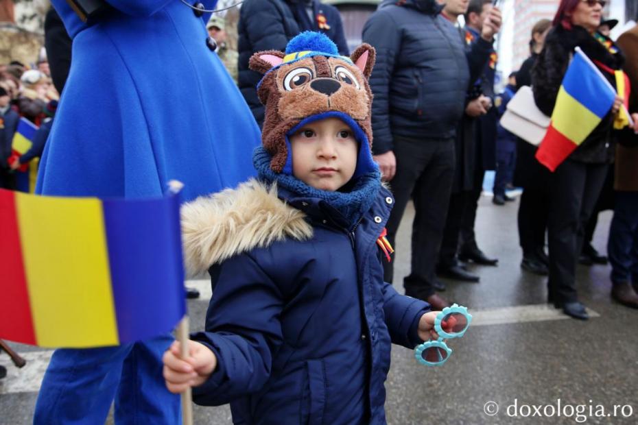 Un copil bucuros, de Ziua Națională / Foto: Flavius Popa