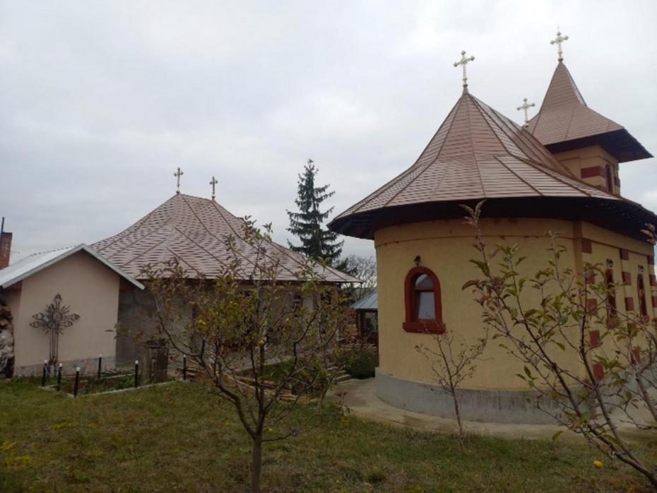 Biserica „Sfinții Împărați Constantin și Elena” din Călărași, județul Botoșani