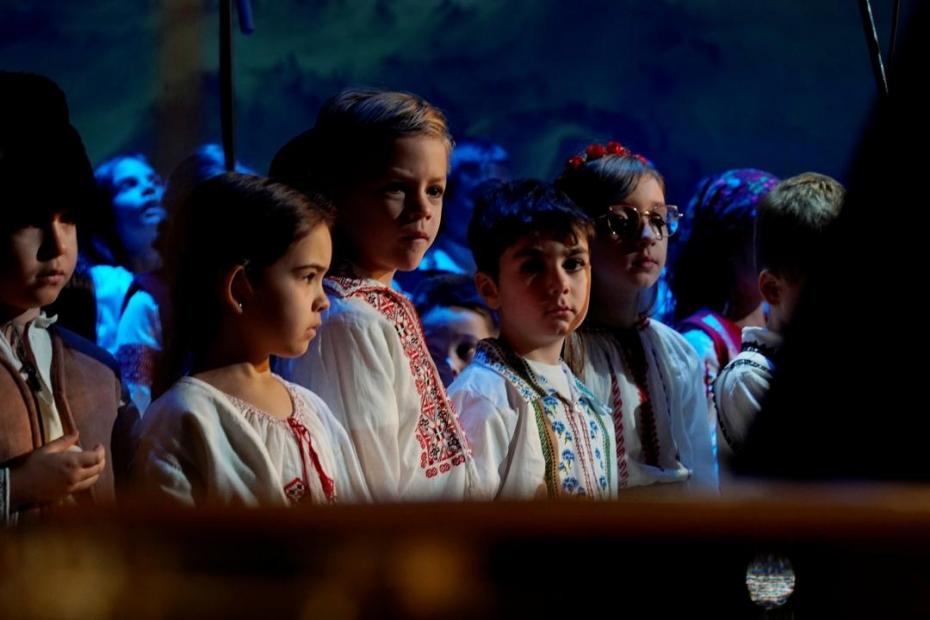 Gala de Crăciun a Liceului „Varlaam Mitropolitul, la Teatrul Național din Iași / Foto: Flavius Popa