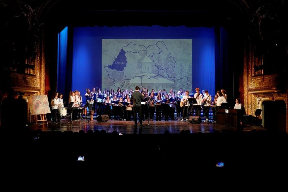 Gala de Crăciun a Liceului „Varlaam Mitropolitul, la Teatrul Național din Iași / Foto: Flavius Popa