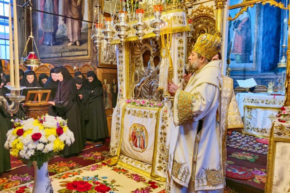 Slujire arhierească la Mănăstirea Agapia cu ocazia Nașterii Domnului / Foto: Ionuț Plugarașu