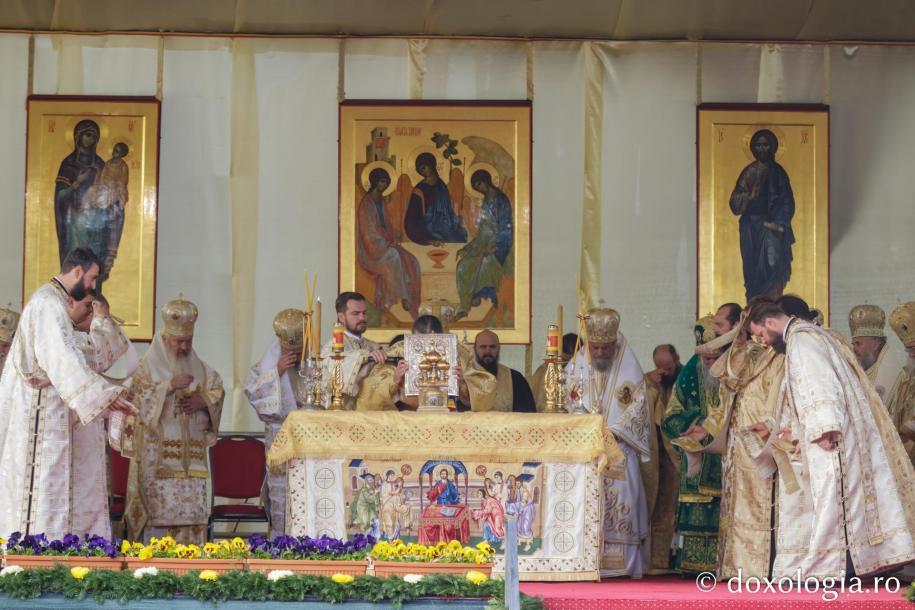 Foto: George Bosancu / Sfânta Liturghie a Hramului Cuvioasei Parascheva