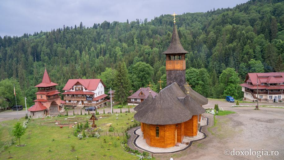 Mănăstirea Paltin-Petru Vodă / foto: Bogdan Bulgariu