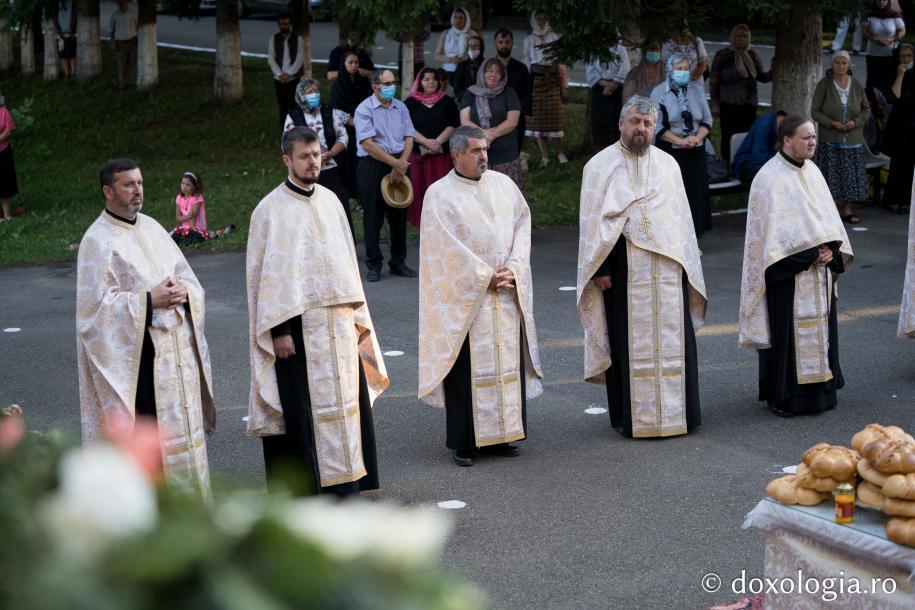Priveghere în cinstea Sfântului Cuvios Ioan Iacob de la Neamț – 4 august 2020 / Foto: Bogdan Bulgariu Priveghere în cinstea Sfântului Cuvios Ioan Iacob de la Neamț – 4 august 2020 / Foto: Bogdan Bulgariu
