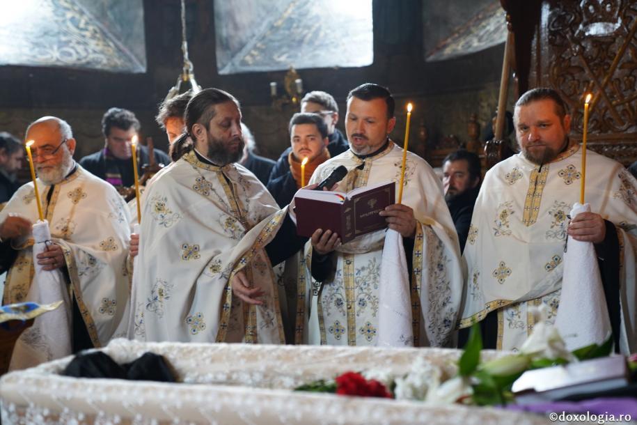Părintele protosinghel Nifon, „omul cel odihnitor”, a fost înmormântat la Mănăstirea Cetăţuia / Foto: Constantin Comici