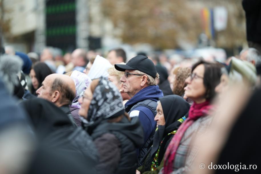 Glas de rugăciune și mărturisire, la Hramul Sfintei Cuvioase Parascheva – 2022 / Foto: Alex Atudori