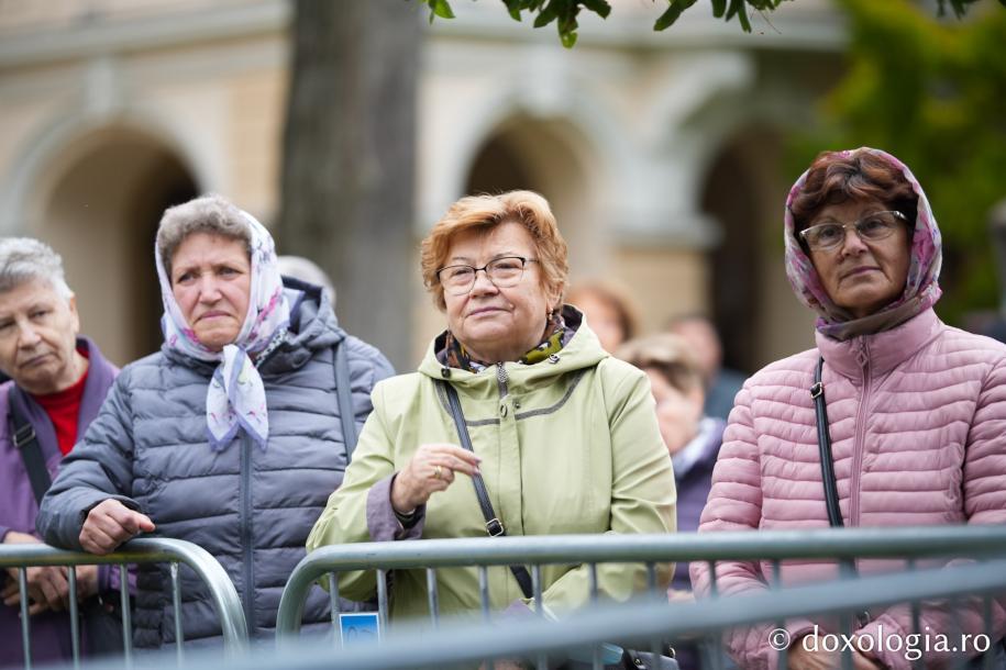 Glas de rugăciune și mărturisire, la Hramul Sfintei Cuvioase Parascheva – 2022 / Foto: Alex Atudori