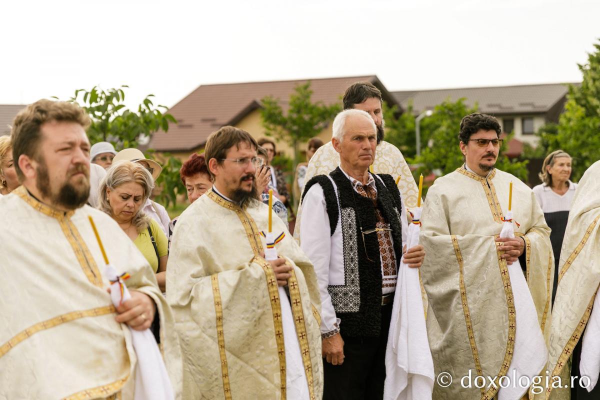 Preoți și credincioși / Foto: pr. Silviu Cluci