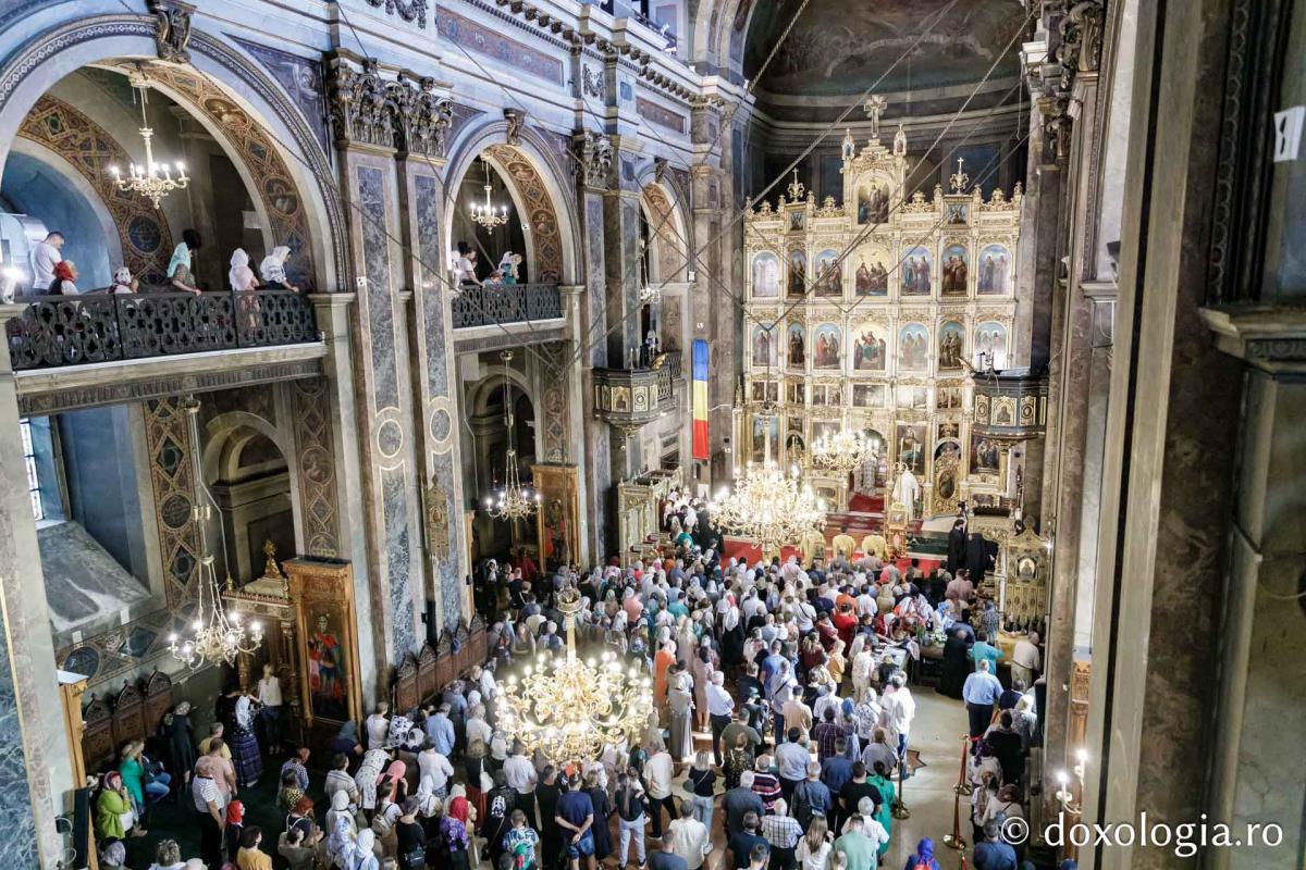 Sfânta Liturghie la Catedrala mitropolitană în încheierea Festivalului de Muzică Bizantină de la Iași / foto: Oana Nechifor