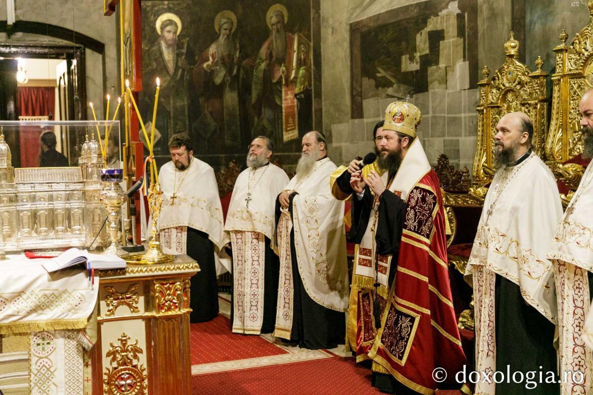 Slujba Privegherii în cinstea Acoperământului Maicii Domnului/ Foto: pr. Silviu Cluci