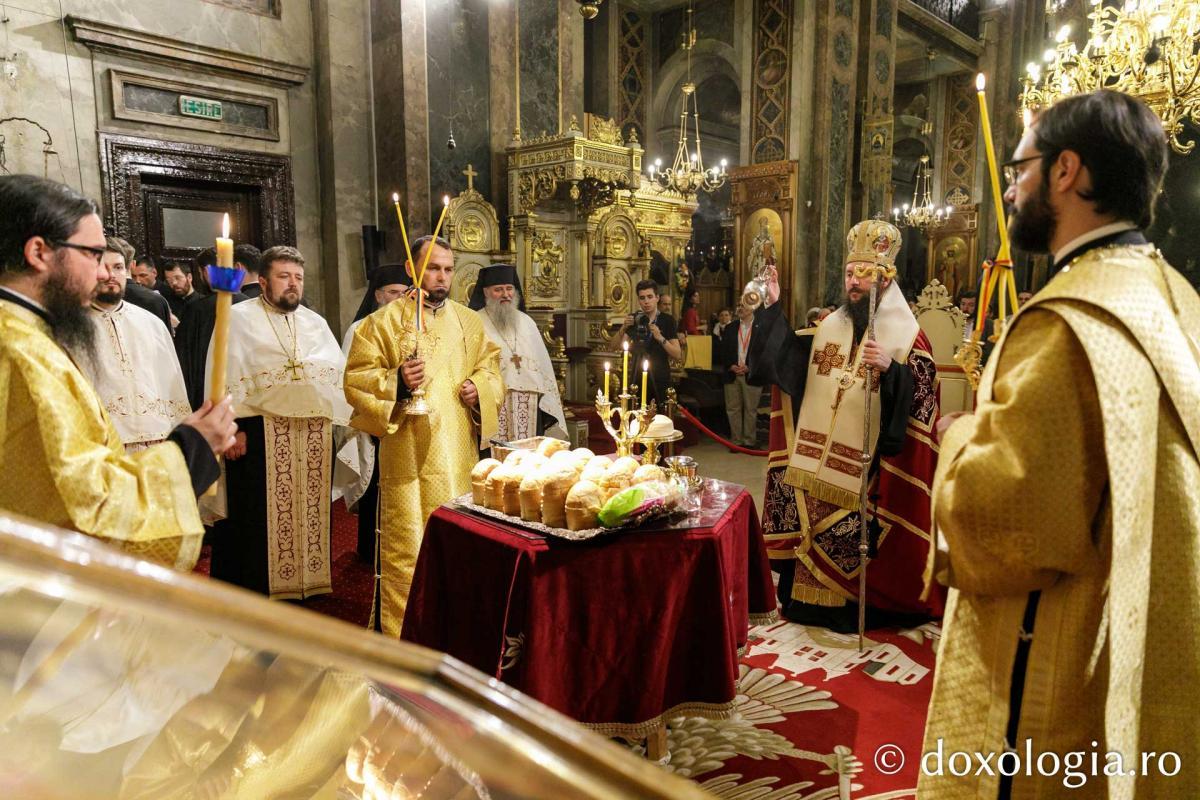 Slujba Privegherii în cinstea Acoperământului Maicii Domnului/ Foto: pr. Silviu Cluci