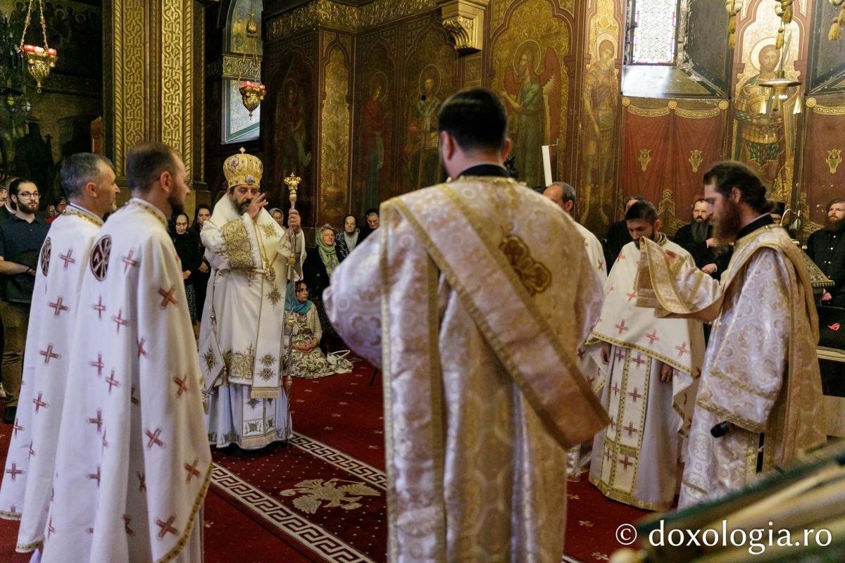 Liturghie Arhierească în debutul celei de-a șasea ediții a Festivalului de Muzică Bizantină de la Iași / Foto: pr. Silviu Cluci