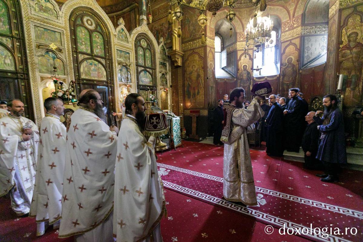 Liturghie Arhierească în debutul celei de-a șasea ediții a Festivalului de Muzică Bizantină de la Iași / Foto: pr. Silviu Cluci