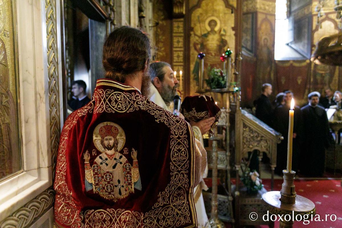 Liturghie Arhierească în debutul celei de-a șasea ediții a Festivalului de Muzică Bizantină de la Iași / Foto: pr. Silviu Cluci