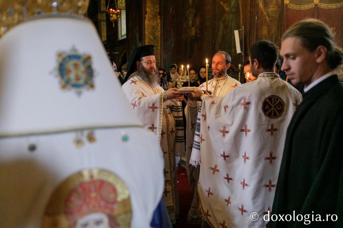 Liturghie Arhierească în debutul celei de-a șasea ediții a Festivalului de Muzică Bizantină de la Iași / Foto: pr. Silviu Cluci