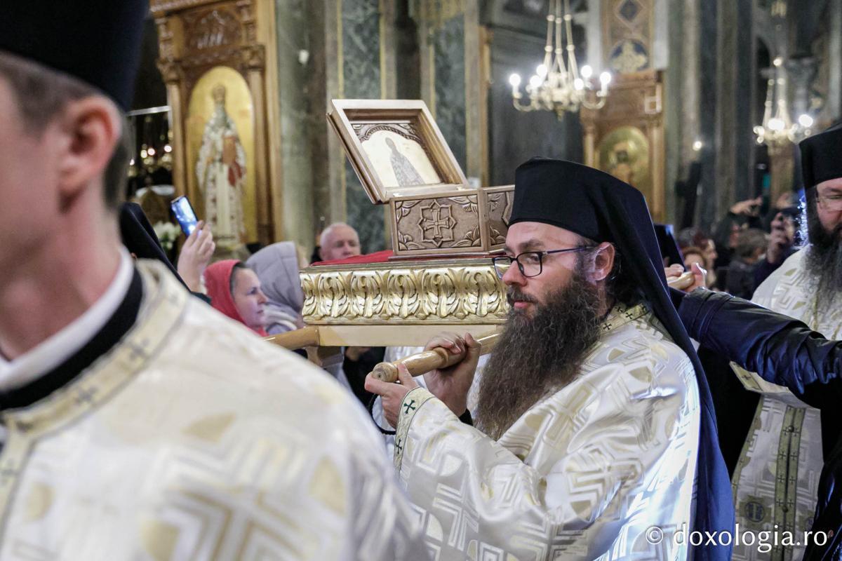 Întâmpinarea cinstitelor moaște ale Sfântului Ierarh Andrei Criteanul / Foto: pr. Silviu Cluci