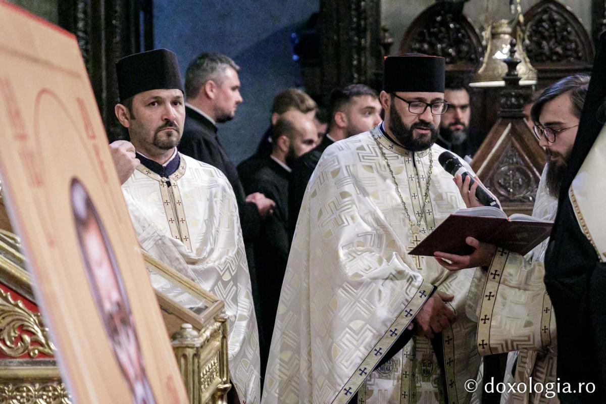 vÎntâmpinarea cinstitelor moaște ale Sfântului Ierarh Andrei Criteanul / Foto: pr. Silviu Cluci
