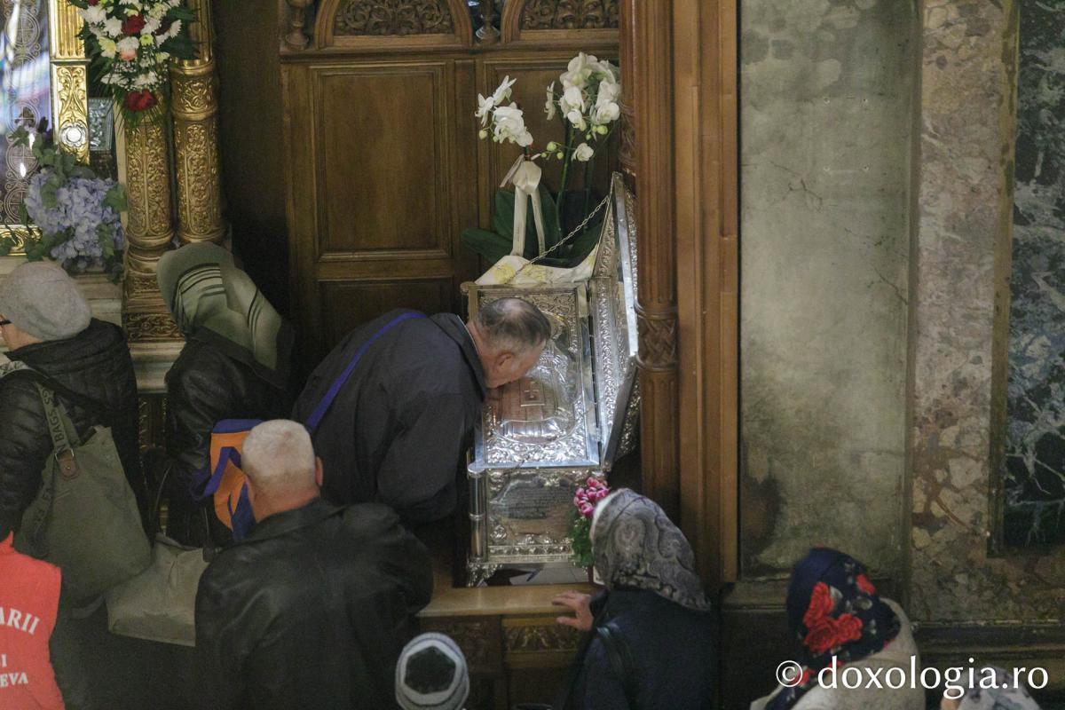 Sfânta Liturghie în cea de-a cincea zi de pelerinaj la moaștele Sfintei Parascheva / Foto: pr. Silviu Cluci