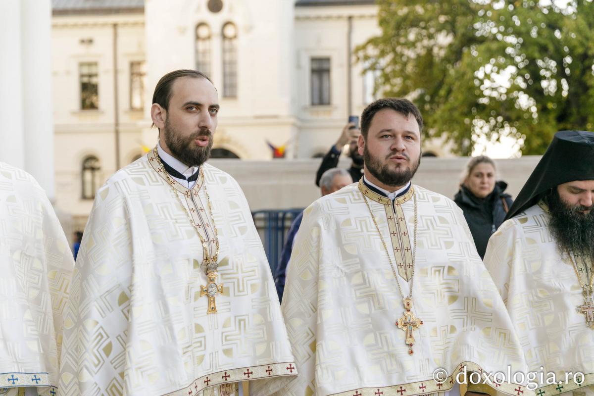 PS Damaschin Dorneanul a slujit Sfânta Liturghie în a șasea zi a Hramului Sfintei Parascheva / Foto: pr. Silviu Cluci