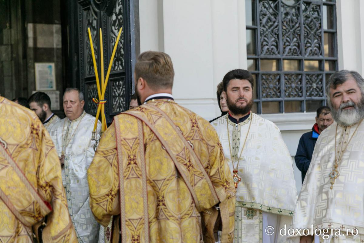 PS Damaschin Dorneanul a slujit Sfânta Liturghie în a șasea zi a Hramului Sfintei Parascheva / Foto: pr. Silviu Cluci